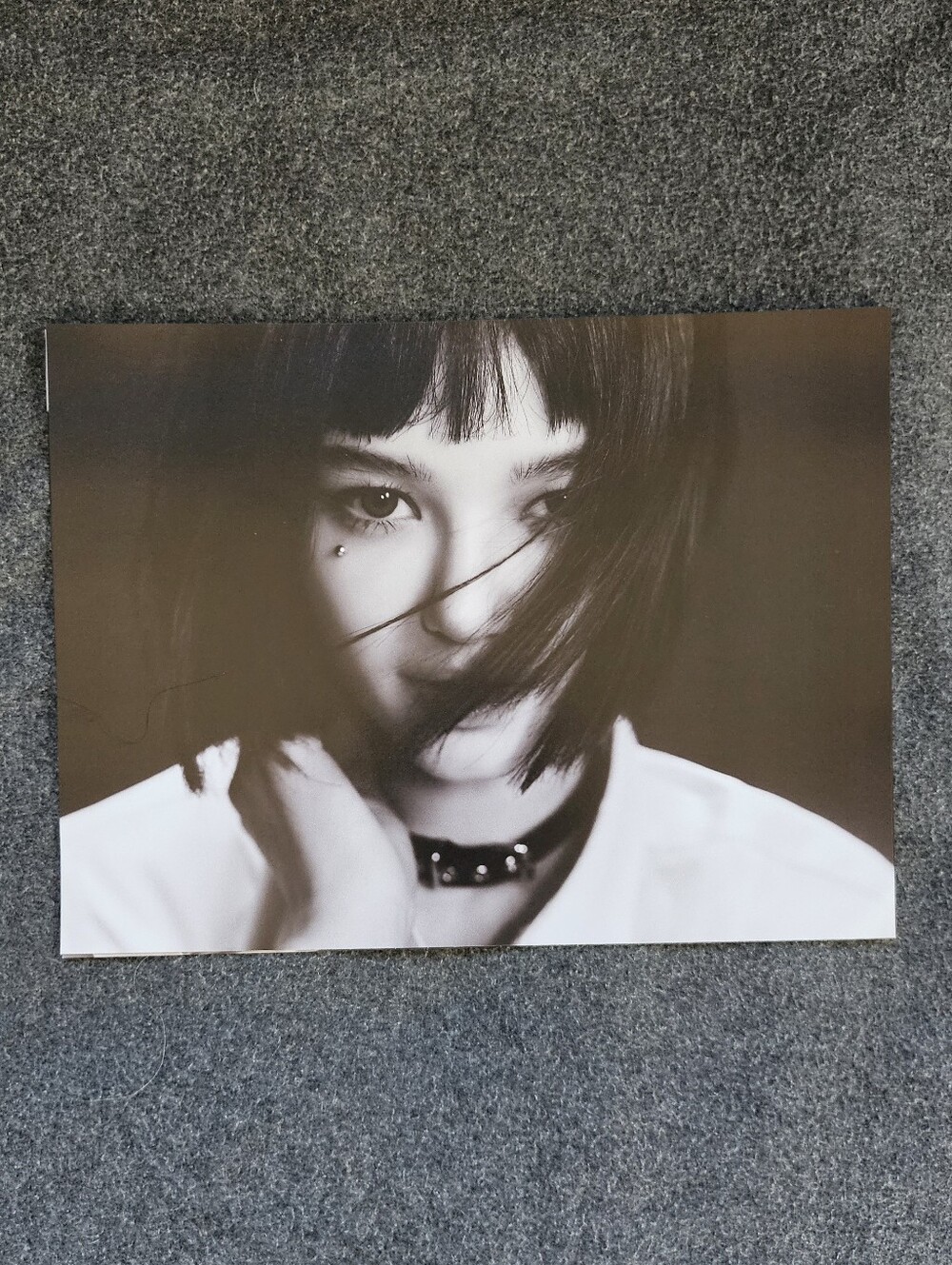 Danielle from Newjeans mini poster 11.75in×8.50in. Official